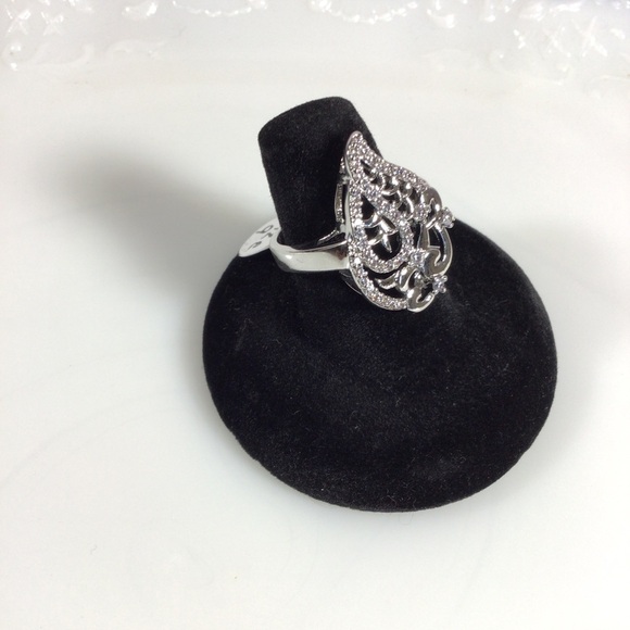 Silver and Cubic Zirconia Fashion Ring - Size 9 - Picture 2 of 4